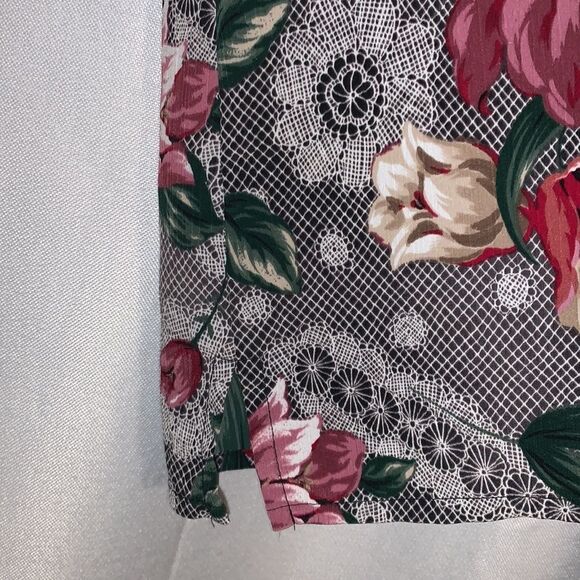 VGT abstract flower print button down top. Size 16 - Picture 7 of 13